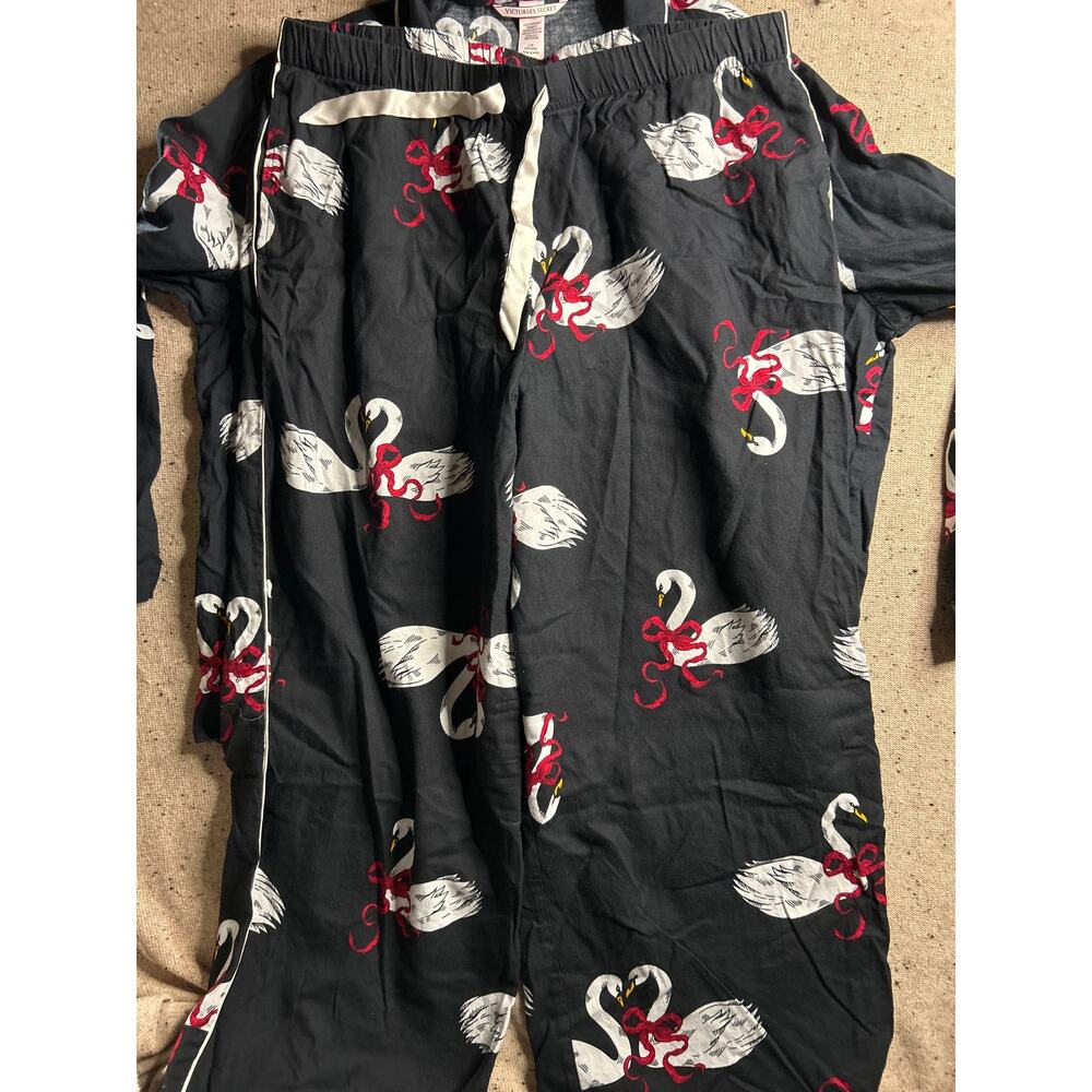 Vs Black Swan Print Pjs Set L Button Top & Pants … - image 8